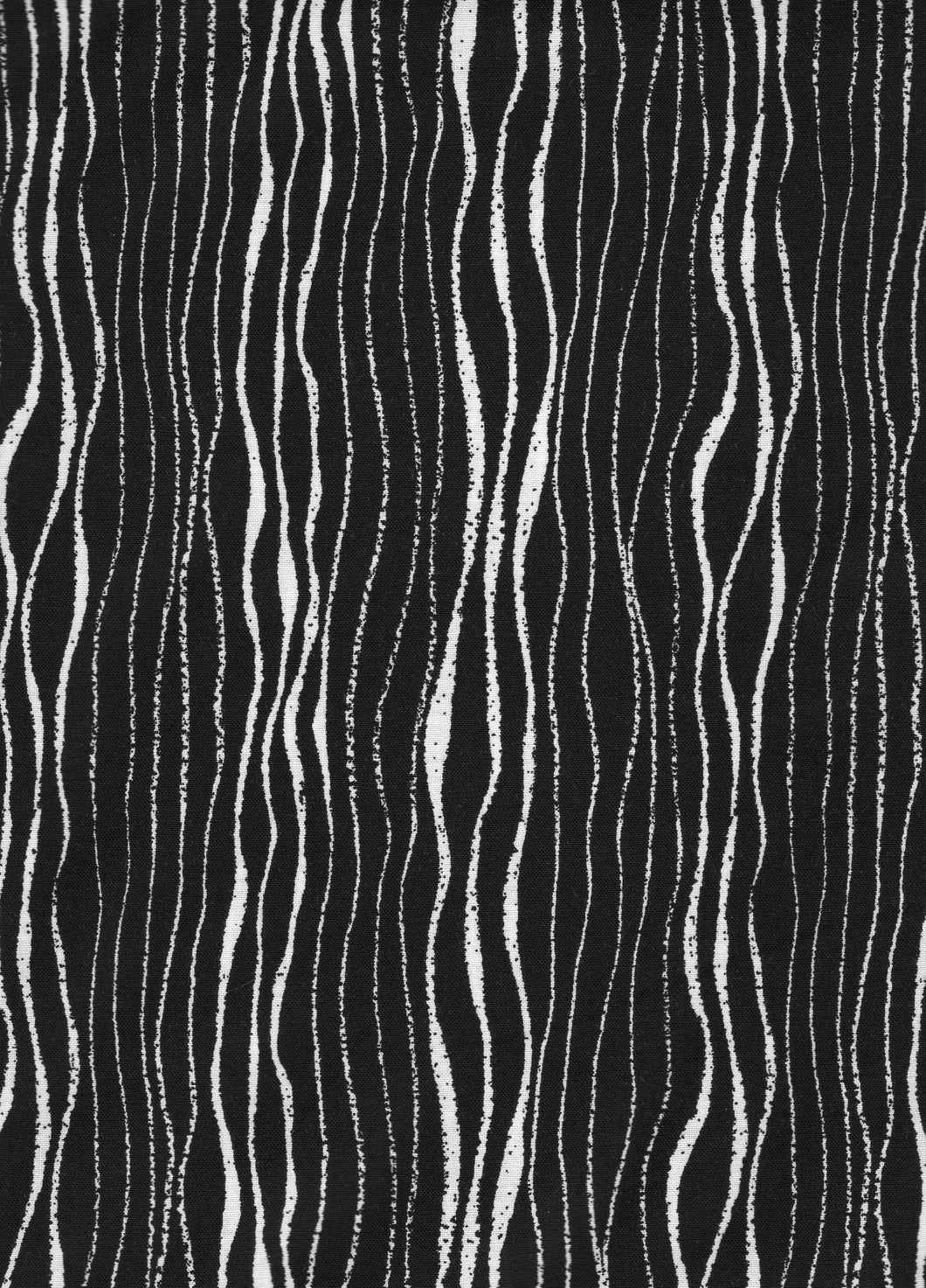White Wavy Stripes / Black bla431