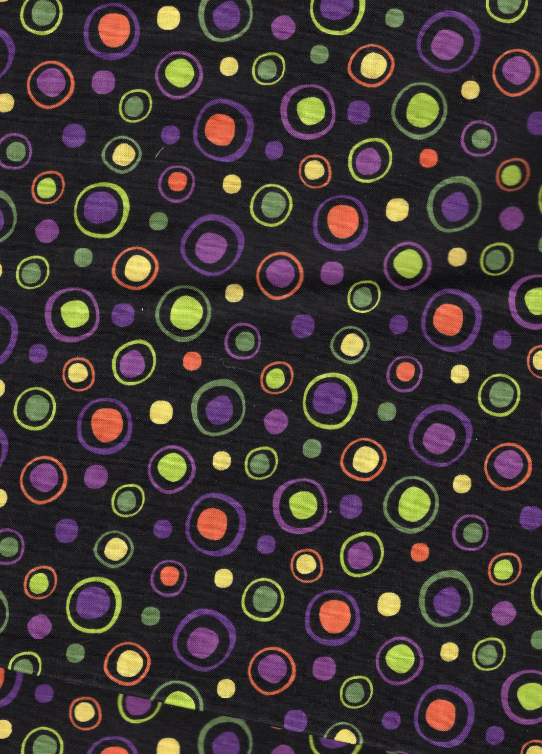 Large Dots In Circles / Licorice jff350
